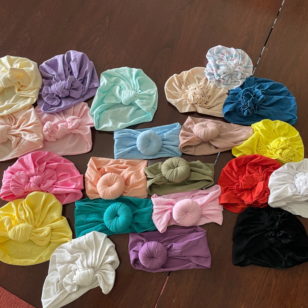 Lot of 22 baby head wraps and bows